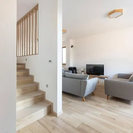 Near Ljubljana, Sleeps 10, Free Parking Škofljica