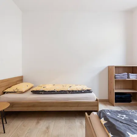 Near Ljubljana, Sleeps 8, Free Parking *