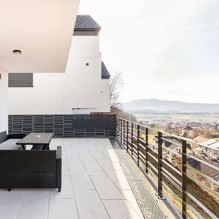 Daire Near Ljubljana, Sleeps 8, Free Parking *