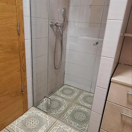 Near Ljubljana, Sleeps 10, Free Parking Apartmán Škofljica