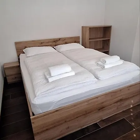 Near Ljubljana, Sleeps 10, Free Parking Škofljica