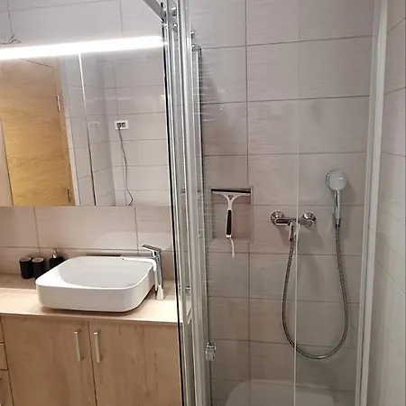Near Ljubljana, Sleeps 10, Free Parking * Škofljica