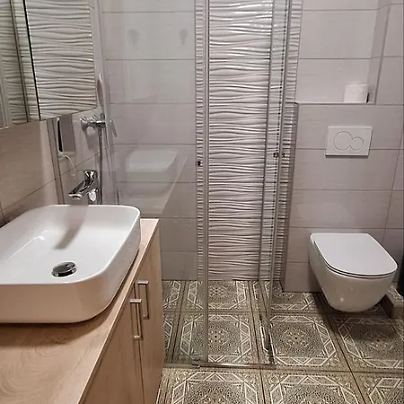 Near Ljubljana, Sleeps 10, Free Parking Apartmán Škofljica