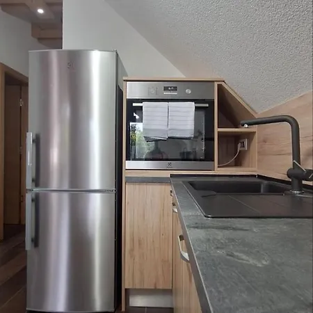Near Ljubljana, Sleeps 10, Free Parking Apartmán Škofljica