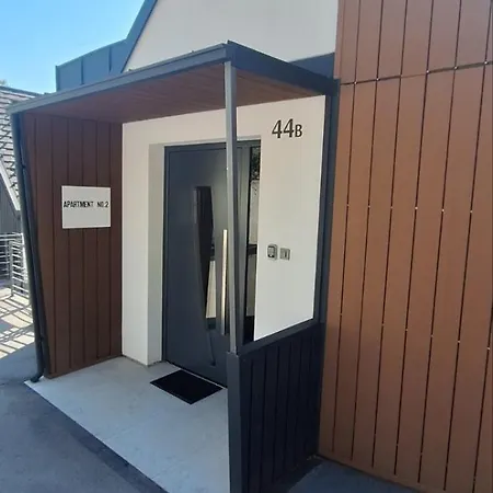 Near Ljubljana, Sleeps 10, Free Parking *