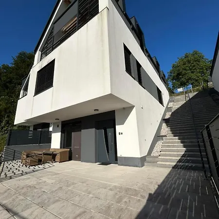 Near Ljubljana, Sleeps 10, Free Parking